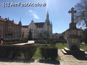 [P21] Centru Caransebeș-Primăria în fundal » foto by AZE
 - 
<span class="allrVoted glyphicon glyphicon-heart hidden" id="av1071891"></span>
<a class="m-l-10 hidden" id="sv1071891" onclick="voting_Foto_DelVot(,1071891,21011)" role="button">șterge vot <span class="glyphicon glyphicon-remove"></span></a>
<a id="v91071891" class=" c-red"  onclick="voting_Foto_SetVot(1071891)" role="button"><span class="glyphicon glyphicon-heart-empty"></span> <b>LIKE</b> = Votează poza</a> <img class="hidden"  id="f1071891W9" src="/imagini/loader.gif" border="0" /><span class="AjErrMes hidden" id="e1071891ErM"></span>
