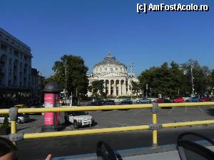 [P01] Ateneul Român. Pînă să se audă în căşti ceva despre el, autobuzul deja îl depăşise.  » foto by abancor
 - 
<span class="allrVoted glyphicon glyphicon-heart hidden" id="av365711"></span>
<a class="m-l-10 hidden" id="sv365711" onclick="voting_Foto_DelVot(,365711,21034)" role="button">șterge vot <span class="glyphicon glyphicon-remove"></span></a>
<a id="v9365711" class=" c-red"  onclick="voting_Foto_SetVot(365711)" role="button"><span class="glyphicon glyphicon-heart-empty"></span> <b>LIKE</b> = Votează poza</a> <img class="hidden"  id="f365711W9" src="/imagini/loader.gif" border="0" /><span class="AjErrMes hidden" id="e365711ErM"></span>