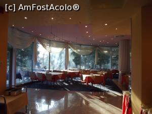[P33] Restaurantul » foto by irinad
 - 
<span class="allrVoted glyphicon glyphicon-heart hidden" id="av850915"></span>
<a class="m-l-10 hidden" id="sv850915" onclick="voting_Foto_DelVot(,850915,21038)" role="button">șterge vot <span class="glyphicon glyphicon-remove"></span></a>
<a id="v9850915" class=" c-red"  onclick="voting_Foto_SetVot(850915)" role="button"><span class="glyphicon glyphicon-heart-empty"></span> <b>LIKE</b> = Votează poza</a> <img class="hidden"  id="f850915W9" src="/imagini/loader.gif" border="0" /><span class="AjErrMes hidden" id="e850915ErM"></span>