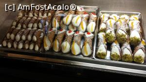 [P11] Cannoli - tot la patiseria hotelului » foto by giuliani
 - 
<span class="allrVoted glyphicon glyphicon-heart hidden" id="av791409"></span>
<a class="m-l-10 hidden" id="sv791409" onclick="voting_Foto_DelVot(,791409,21048)" role="button">șterge vot <span class="glyphicon glyphicon-remove"></span></a>
<a id="v9791409" class=" c-red"  onclick="voting_Foto_SetVot(791409)" role="button"><span class="glyphicon glyphicon-heart-empty"></span> <b>LIKE</b> = Votează poza</a> <img class="hidden"  id="f791409W9" src="/imagini/loader.gif" border="0" /><span class="AjErrMes hidden" id="e791409ErM"></span>