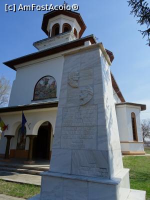 [P19] Monumentul dedicat strămoșilor daco-romani (dedicat descoperirii necropolei din Dealul Nucilor) - Dioști.  » foto by tata123 🔱
 - 
<span class="allrVoted glyphicon glyphicon-heart hidden" id="av1062828"></span>
<a class="m-l-10 hidden" id="sv1062828" onclick="voting_Foto_DelVot(,1062828,21093)" role="button">șterge vot <span class="glyphicon glyphicon-remove"></span></a>
<a id="v91062828" class=" c-red"  onclick="voting_Foto_SetVot(1062828)" role="button"><span class="glyphicon glyphicon-heart-empty"></span> <b>LIKE</b> = Votează poza</a> <img class="hidden"  id="f1062828W9" src="/imagini/loader.gif" border="0" /><span class="AjErrMes hidden" id="e1062828ErM"></span>