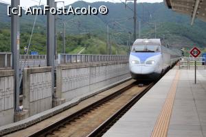 [P53] Gyeongju, Gara Singyeongju, trenul vine în stație, la revedere frumos oraș Gyeongju!  » foto by mprofeanu
 - 
<span class="allrVoted glyphicon glyphicon-heart hidden" id="av796754"></span>
<a class="m-l-10 hidden" id="sv796754" onclick="voting_Foto_DelVot(,796754,21124)" role="button">șterge vot <span class="glyphicon glyphicon-remove"></span></a>
<a id="v9796754" class=" c-red"  onclick="voting_Foto_SetVot(796754)" role="button"><span class="glyphicon glyphicon-heart-empty"></span> <b>LIKE</b> = Votează poza</a> <img class="hidden"  id="f796754W9" src="/imagini/loader.gif" border="0" /><span class="AjErrMes hidden" id="e796754ErM"></span>