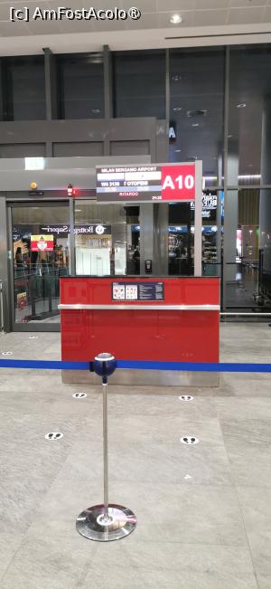 [P47] Aeroportul din Bergamo, poarta pe unde aveam sa iesim din IT. » foto by ⭐ValentinB_88⭐
 - 
<span class="allrVoted glyphicon glyphicon-heart hidden" id="av1422987"></span>
<a class="m-l-10 hidden" id="sv1422987" onclick="voting_Foto_DelVot(,1422987,21152)" role="button">șterge vot <span class="glyphicon glyphicon-remove"></span></a>
<a id="v91422987" class=" c-red"  onclick="voting_Foto_SetVot(1422987)" role="button"><span class="glyphicon glyphicon-heart-empty"></span> <b>LIKE</b> = Votează poza</a> <img class="hidden"  id="f1422987W9" src="/imagini/loader.gif" border="0" /><span class="AjErrMes hidden" id="e1422987ErM"></span>