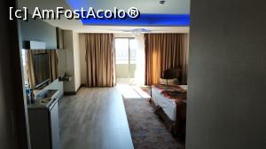 [P15] <strong>Royal Seginus Hotel - camera</strong> » foto by elenaadina
 - 
<span class="allrVoted glyphicon glyphicon-heart hidden" id="av1336218"></span>
<a class="m-l-10 hidden" id="sv1336218" onclick="voting_Foto_DelVot(,1336218,21199)" role="button">șterge vot <span class="glyphicon glyphicon-remove"></span></a>
<a id="v91336218" class=" c-red"  onclick="voting_Foto_SetVot(1336218)" role="button"><span class="glyphicon glyphicon-heart-empty"></span> <b>LIKE</b> = Votează poza</a> <img class="hidden"  id="f1336218W9" src="/imagini/loader.gif" border="0" /><span class="AjErrMes hidden" id="e1336218ErM"></span>
