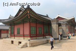 [P17] Seul, Palatul Gyeongbok, Birourile regale cu frumoase coșuri de fum » foto by mprofeanu
 - 
<span class="allrVoted glyphicon glyphicon-heart hidden" id="av805263"></span>
<a class="m-l-10 hidden" id="sv805263" onclick="voting_Foto_DelVot(,805263,21214)" role="button">șterge vot <span class="glyphicon glyphicon-remove"></span></a>
<a id="v9805263" class=" c-red"  onclick="voting_Foto_SetVot(805263)" role="button"><span class="glyphicon glyphicon-heart-empty"></span> <b>LIKE</b> = Votează poza</a> <img class="hidden"  id="f805263W9" src="/imagini/loader.gif" border="0" /><span class="AjErrMes hidden" id="e805263ErM"></span>