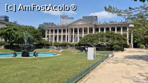 [P23] Exista in perimetrul palatului cateva cladiri in stil neo-renascentist, una dintre ele fiind Seokjojeon, o cladire din piatra in stil occidental, proiectata de un arhitect britanic, folosita de regele Gojong pentru intalniri diplomatice si guvernamentale la nivel inalt. In prezent gazduieste Muzeul de Istorie al Imperiului Coreean. » foto by geani anto
 - 
<span class="allrVoted glyphicon glyphicon-heart hidden" id="av1514171"></span>
<a class="m-l-10 hidden" id="sv1514171" onclick="voting_Foto_DelVot(,1514171,21214)" role="button">șterge vot <span class="glyphicon glyphicon-remove"></span></a>
<a id="v91514171" class=" c-red"  onclick="voting_Foto_SetVot(1514171)" role="button"><span class="glyphicon glyphicon-heart-empty"></span> <b>LIKE</b> = Votează poza</a> <img class="hidden"  id="f1514171W9" src="/imagini/loader.gif" border="0" /><span class="AjErrMes hidden" id="e1514171ErM"></span>