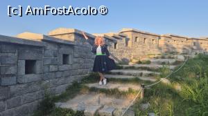 [P03] Ne-am dorit sa vedem de aproape zidurile fortaretei, existand trasee create si recomandate de administratia orasului Seul. Potecile sunt mentinute curate si nu exista riscul de a te rataci.
Am ales o portiune care ar fi trebuit sa fie mai usoara si scurta pentru a ajunge la unul dintre locurile care a castigat multa popularitate, Parcul Naksan. » foto by geani anto
 - 
<span class="allrVoted glyphicon glyphicon-heart hidden" id="av1516363"></span>
<a class="m-l-10 hidden" id="sv1516363" onclick="voting_Foto_DelVot(,1516363,21214)" role="button">șterge vot <span class="glyphicon glyphicon-remove"></span></a>
<a id="v91516363" class=" c-red"  onclick="voting_Foto_SetVot(1516363)" role="button"><span class="glyphicon glyphicon-heart-empty"></span> <b>LIKE</b> = Votează poza</a> <img class="hidden"  id="f1516363W9" src="/imagini/loader.gif" border="0" /><span class="AjErrMes hidden" id="e1516363ErM"></span>