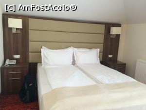 [P03] Hotel Radsor-Dormitorul apartamentului.  » foto by Floria
 - 
<span class="allrVoted glyphicon glyphicon-heart hidden" id="av835629"></span>
<a class="m-l-10 hidden" id="sv835629" onclick="voting_Foto_DelVot(,835629,21229)" role="button">șterge vot <span class="glyphicon glyphicon-remove"></span></a>
<a id="v9835629" class=" c-red"  onclick="voting_Foto_SetVot(835629)" role="button"><span class="glyphicon glyphicon-heart-empty"></span> <b>LIKE</b> = Votează poza</a> <img class="hidden"  id="f835629W9" src="/imagini/loader.gif" border="0" /><span class="AjErrMes hidden" id="e835629ErM"></span>