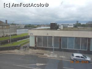 [P16] Limerick - De la geamul camerei de hotel, vedere spre King John’s Castle și Catedrala St. Mary.  » foto by iulianic
 - 
<span class="allrVoted glyphicon glyphicon-heart hidden" id="av806568"></span>
<a class="m-l-10 hidden" id="sv806568" onclick="voting_Foto_DelVot(,806568,21230)" role="button">șterge vot <span class="glyphicon glyphicon-remove"></span></a>
<a id="v9806568" class=" c-red"  onclick="voting_Foto_SetVot(806568)" role="button"><span class="glyphicon glyphicon-heart-empty"></span> <b>LIKE</b> = Votează poza</a> <img class="hidden"  id="f806568W9" src="/imagini/loader.gif" border="0" /><span class="AjErrMes hidden" id="e806568ErM"></span>