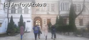 [P02] București, Muzeul Național Cotroceni, Intrarea în Curtea interioară, Mea Culpa! » foto by mprofeanu
 - 
<span class="allrVoted glyphicon glyphicon-heart hidden" id="av1410884"></span>
<a class="m-l-10 hidden" id="sv1410884" onclick="voting_Foto_DelVot(,1410884,21279)" role="button">șterge vot <span class="glyphicon glyphicon-remove"></span></a>
<a id="v91410884" class=" c-red"  onclick="voting_Foto_SetVot(1410884)" role="button"><span class="glyphicon glyphicon-heart-empty"></span> <b>LIKE</b> = Votează poza</a> <img class="hidden"  id="f1410884W9" src="/imagini/loader.gif" border="0" /><span class="AjErrMes hidden" id="e1410884ErM"></span>