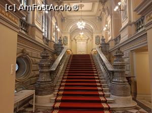 [P05] București, Muzeul Național Cotroceni, Holul de Onoare cu Scara monumentală din marmură de Cipollino și Cararra » foto by mprofeanu
 - 
<span class="allrVoted glyphicon glyphicon-heart hidden" id="av1410887"></span>
<a class="m-l-10 hidden" id="sv1410887" onclick="voting_Foto_DelVot(,1410887,21279)" role="button">șterge vot <span class="glyphicon glyphicon-remove"></span></a>
<a id="v91410887" class=" c-red"  onclick="voting_Foto_SetVot(1410887)" role="button"><span class="glyphicon glyphicon-heart-empty"></span> <b>LIKE</b> = Votează poza</a> <img class="hidden"  id="f1410887W9" src="/imagini/loader.gif" border="0" /><span class="AjErrMes hidden" id="e1410887ErM"></span>