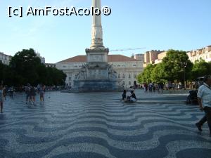 [P02] Traversez cu valiza pe trotuarele ondulate din Praca Rossio, agătând pe roata valizei un gâineaț de porumbel... bienvenida a Lisboa » foto by mireille
 - 
<span class="allrVoted glyphicon glyphicon-heart hidden" id="av812862"></span>
<a class="m-l-10 hidden" id="sv812862" onclick="voting_Foto_DelVot(,812862,21284)" role="button">șterge vot <span class="glyphicon glyphicon-remove"></span></a>
<a id="v9812862" class=" c-red"  onclick="voting_Foto_SetVot(812862)" role="button"><span class="glyphicon glyphicon-heart-empty"></span> <b>LIKE</b> = Votează poza</a> <img class="hidden"  id="f812862W9" src="/imagini/loader.gif" border="0" /><span class="AjErrMes hidden" id="e812862ErM"></span>