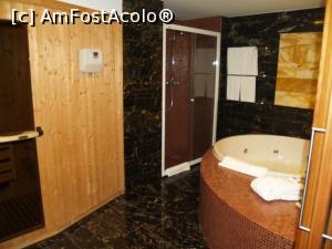 [P06] Sauna, cabină de duș și jacuzzi, toate intr-o singură baie » foto by Mika
 - 
<span class="allrVoted glyphicon glyphicon-heart hidden" id="av814127"></span>
<a class="m-l-10 hidden" id="sv814127" onclick="voting_Foto_DelVot(,814127,21296)" role="button">șterge vot <span class="glyphicon glyphicon-remove"></span></a>
<a id="v9814127" class=" c-red"  onclick="voting_Foto_SetVot(814127)" role="button"><span class="glyphicon glyphicon-heart-empty"></span> <b>LIKE</b> = Votează poza</a> <img class="hidden"  id="f814127W9" src="/imagini/loader.gif" border="0" /><span class="AjErrMes hidden" id="e814127ErM"></span>