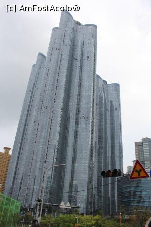 [P03] Busan, Marina City, câteva din blocurile înalte de peste 200 metri » foto by mprofeanu
 - 
<span class="allrVoted glyphicon glyphicon-heart hidden" id="av819877"></span>
<a class="m-l-10 hidden" id="sv819877" onclick="voting_Foto_DelVot(,819877,21334)" role="button">șterge vot <span class="glyphicon glyphicon-remove"></span></a>
<a id="v9819877" class=" c-red"  onclick="voting_Foto_SetVot(819877)" role="button"><span class="glyphicon glyphicon-heart-empty"></span> <b>LIKE</b> = Votează poza</a> <img class="hidden"  id="f819877W9" src="/imagini/loader.gif" border="0" /><span class="AjErrMes hidden" id="e819877ErM"></span>