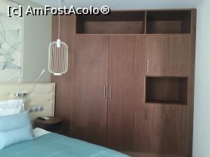 [P15] Paradise Blue. Dulapul din dormitorul apartamentului, cu multe spatii de depozitare.  » foto by Floria
 - 
<span class="allrVoted glyphicon glyphicon-heart hidden" id="av911427"></span>
<a class="m-l-10 hidden" id="sv911427" onclick="voting_Foto_DelVot(,911427,21338)" role="button">șterge vot <span class="glyphicon glyphicon-remove"></span></a>
<a id="v9911427" class=" c-red"  onclick="voting_Foto_SetVot(911427)" role="button"><span class="glyphicon glyphicon-heart-empty"></span> <b>LIKE</b> = Votează poza</a> <img class="hidden"  id="f911427W9" src="/imagini/loader.gif" border="0" /><span class="AjErrMes hidden" id="e911427ErM"></span>