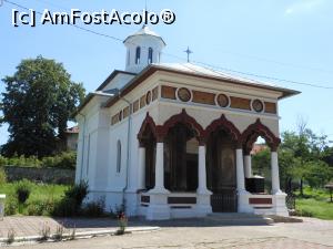 [P15] Florești - Biserica Sf. Treime ctitorie a familiei Cantacuzino.  » foto by iulianic
 - 
<span class="allrVoted glyphicon glyphicon-heart hidden" id="av982118"></span>
<a class="m-l-10 hidden" id="sv982118" onclick="voting_Foto_DelVot(,982118,21385)" role="button">șterge vot <span class="glyphicon glyphicon-remove"></span></a>
<a id="v9982118" class=" c-red"  onclick="voting_Foto_SetVot(982118)" role="button"><span class="glyphicon glyphicon-heart-empty"></span> <b>LIKE</b> = Votează poza</a> <img class="hidden"  id="f982118W9" src="/imagini/loader.gif" border="0" /><span class="AjErrMes hidden" id="e982118ErM"></span>