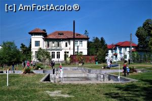 [P10] Noblețea istoriei: Palatul ''Micul Trianon'' și Domeniul Cantacuzino din Florești.  » foto by andreieu
 - 
<span class="allrVoted glyphicon glyphicon-heart hidden" id="av825439"></span>
<a class="m-l-10 hidden" id="sv825439" onclick="voting_Foto_DelVot(,825439,21385)" role="button">șterge vot <span class="glyphicon glyphicon-remove"></span></a>
<a id="v9825439" class=" c-red"  onclick="voting_Foto_SetVot(825439)" role="button"><span class="glyphicon glyphicon-heart-empty"></span> <b>LIKE</b> = Votează poza</a> <img class="hidden"  id="f825439W9" src="/imagini/loader.gif" border="0" /><span class="AjErrMes hidden" id="e825439ErM"></span>