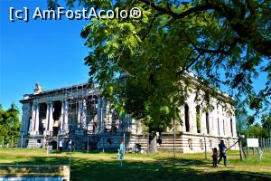 [P11] Noblețea istoriei: Palatul ''Micul Trianon'' și Domeniul Cantacuzino din Florești.  » foto by andreieu
 - 
<span class="allrVoted glyphicon glyphicon-heart hidden" id="av825440"></span>
<a class="m-l-10 hidden" id="sv825440" onclick="voting_Foto_DelVot(,825440,21385)" role="button">șterge vot <span class="glyphicon glyphicon-remove"></span></a>
<a id="v9825440" class=" c-red"  onclick="voting_Foto_SetVot(825440)" role="button"><span class="glyphicon glyphicon-heart-empty"></span> <b>LIKE</b> = Votează poza</a> <img class="hidden"  id="f825440W9" src="/imagini/loader.gif" border="0" /><span class="AjErrMes hidden" id="e825440ErM"></span>