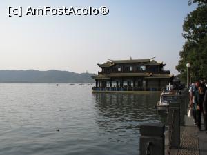 [P08] Hangzhou - West Lake - in toata splendoarea lui si o pagoda plutitoare care isi asteapta clientii » foto by mishu
 - 
<span class="allrVoted glyphicon glyphicon-heart hidden" id="av825821"></span>
<a class="m-l-10 hidden" id="sv825821" onclick="voting_Foto_DelVot(,825821,21393)" role="button">șterge vot <span class="glyphicon glyphicon-remove"></span></a>
<a id="v9825821" class=" c-red"  onclick="voting_Foto_SetVot(825821)" role="button"><span class="glyphicon glyphicon-heart-empty"></span> <b>LIKE</b> = Votează poza</a> <img class="hidden"  id="f825821W9" src="/imagini/loader.gif" border="0" /><span class="AjErrMes hidden" id="e825821ErM"></span>