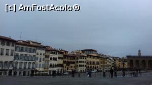 [P01] Piața de’Pitti. Plouă iar noi ne pregătim să luăm bilete pentru Palazzo Pitti » foto by Rofri
 - 
<span class="allrVoted glyphicon glyphicon-heart hidden" id="av958154"></span>
<a class="m-l-10 hidden" id="sv958154" onclick="voting_Foto_DelVot(,958154,21403)" role="button">șterge vot <span class="glyphicon glyphicon-remove"></span></a>
<a id="v9958154" class=" c-red"  onclick="voting_Foto_SetVot(958154)" role="button"><span class="glyphicon glyphicon-heart-empty"></span> <b>LIKE</b> = Votează poza</a> <img class="hidden"  id="f958154W9" src="/imagini/loader.gif" border="0" /><span class="AjErrMes hidden" id="e958154ErM"></span>