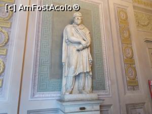 [P18] Dacul lucrat în marmură albă, aflat în Muzeul Palatului Pitti.  » foto by mihaelavoicu
 - 
<span class="allrVoted glyphicon glyphicon-heart hidden" id="av920088"></span>
<a class="m-l-10 hidden" id="sv920088" onclick="voting_Foto_DelVot(,920088,21403)" role="button">șterge vot <span class="glyphicon glyphicon-remove"></span></a>
<a id="v9920088" class=" c-red"  onclick="voting_Foto_SetVot(920088)" role="button"><span class="glyphicon glyphicon-heart-empty"></span> <b>LIKE</b> = Votează poza</a> <img class="hidden"  id="f920088W9" src="/imagini/loader.gif" border="0" /><span class="AjErrMes hidden" id="e920088ErM"></span>