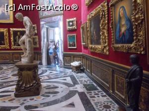 [P01] <i>Tribuna</i> Galeriilor Uffizi.  » foto by mihaelavoicu
 - 
<span class="allrVoted glyphicon glyphicon-heart hidden" id="av1041639"></span>
<a class="m-l-10 hidden" id="sv1041639" onclick="voting_Foto_DelVot(,1041639,21403)" role="button">șterge vot <span class="glyphicon glyphicon-remove"></span></a>
<a id="v91041639" class=" c-red"  onclick="voting_Foto_SetVot(1041639)" role="button"><span class="glyphicon glyphicon-heart-empty"></span> <b>LIKE</b> = Votează poza</a> <img class="hidden"  id="f1041639W9" src="/imagini/loader.gif" border="0" /><span class="AjErrMes hidden" id="e1041639ErM"></span>