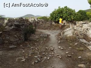 [P25] La cercetat de bolovani antici » foto by irinad
 - 
<span class="allrVoted glyphicon glyphicon-heart hidden" id="av829848"></span>
<a class="m-l-10 hidden" id="sv829848" onclick="voting_Foto_DelVot(,829848,21467)" role="button">șterge vot <span class="glyphicon glyphicon-remove"></span></a>
<a id="v9829848" class=" c-red"  onclick="voting_Foto_SetVot(829848)" role="button"><span class="glyphicon glyphicon-heart-empty"></span> <b>LIKE</b> = Votează poza</a> <img class="hidden"  id="f829848W9" src="/imagini/loader.gif" border="0" /><span class="AjErrMes hidden" id="e829848ErM"></span>