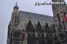 [P10] Austria - Viena - Stephansplatz si Stephansdom - o parte din acoperisul catedralei » foto by irma_ro*
 - 
<span class="allrVoted glyphicon glyphicon-heart hidden" id="av169352"></span>
<a class="m-l-10 hidden" id="sv169352" onclick="voting_Foto_DelVot(,169352,21492)" role="button">șterge vot <span class="glyphicon glyphicon-remove"></span></a>
<a id="v9169352" class=" c-red"  onclick="voting_Foto_SetVot(169352)" role="button"><span class="glyphicon glyphicon-heart-empty"></span> <b>LIKE</b> = Votează poza</a> <img class="hidden"  id="f169352W9" src="/imagini/loader.gif" border="0" /><span class="AjErrMes hidden" id="e169352ErM"></span>