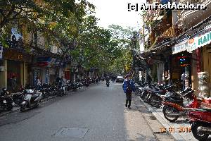 [P01] prin hanoi, se merge pe strada, trotuarele sunt locuri de parcare pt motorete » foto by andreea72
 - 
<span class="allrVoted glyphicon glyphicon-heart hidden" id="av609027"></span>
<a class="m-l-10 hidden" id="sv609027" onclick="voting_Foto_DelVot(,609027,21495)" role="button">șterge vot <span class="glyphicon glyphicon-remove"></span></a>
<a id="v9609027" class=" c-red"  onclick="voting_Foto_SetVot(609027)" role="button"><span class="glyphicon glyphicon-heart-empty"></span> <b>LIKE</b> = Votează poza</a> <img class="hidden"  id="f609027W9" src="/imagini/loader.gif" border="0" /><span class="AjErrMes hidden" id="e609027ErM"></span>