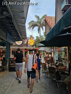 [P18] D' mall Boracay » foto by cata2106
 - 
<span class="allrVoted glyphicon glyphicon-heart hidden" id="av1139920"></span>
<a class="m-l-10 hidden" id="sv1139920" onclick="voting_Foto_DelVot(,1139920,21504)" role="button">șterge vot <span class="glyphicon glyphicon-remove"></span></a>
<a id="v91139920" class=" c-red"  onclick="voting_Foto_SetVot(1139920)" role="button"><span class="glyphicon glyphicon-heart-empty"></span> <b>LIKE</b> = Votează poza</a> <img class="hidden"  id="f1139920W9" src="/imagini/loader.gif" border="0" /><span class="AjErrMes hidden" id="e1139920ErM"></span>