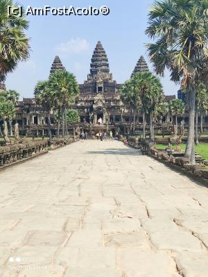 [P04] Angkor Wat , aproape de intrarea in templu » foto by Pușcașu Marin
 - 
<span class="allrVoted glyphicon glyphicon-heart hidden" id="av1385097"></span>
<a class="m-l-10 hidden" id="sv1385097" onclick="voting_Foto_DelVot(,1385097,21517)" role="button">șterge vot <span class="glyphicon glyphicon-remove"></span></a>
<a id="v91385097" class=" c-red"  onclick="voting_Foto_SetVot(1385097)" role="button"><span class="glyphicon glyphicon-heart-empty"></span> <b>LIKE</b> = Votează poza</a> <img class="hidden"  id="f1385097W9" src="/imagini/loader.gif" border="0" /><span class="AjErrMes hidden" id="e1385097ErM"></span>