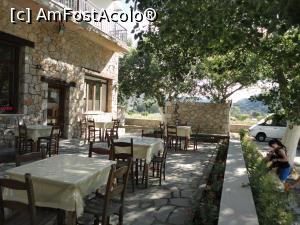 [P57] Taverna din satul Omalos, de unde se pot cumpăra cele necesare pt excursie.  » foto by maryka
 - 
<span class="allrVoted glyphicon glyphicon-heart hidden" id="av749778"></span>
<a class="m-l-10 hidden" id="sv749778" onclick="voting_Foto_DelVot(,749778,21551)" role="button">șterge vot <span class="glyphicon glyphicon-remove"></span></a>
<a id="v9749778" class=" c-red"  onclick="voting_Foto_SetVot(749778)" role="button"><span class="glyphicon glyphicon-heart-empty"></span> <b>LIKE</b> = Votează poza</a> <img class="hidden"  id="f749778W9" src="/imagini/loader.gif" border="0" /><span class="AjErrMes hidden" id="e749778ErM"></span>