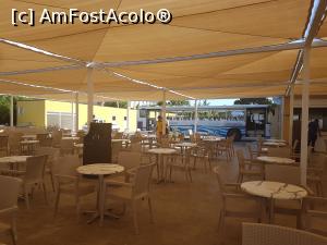 [P54] Zona beach bar. In fundal, autobuzul de transfer » foto by tripyy
 - 
<span class="allrVoted glyphicon glyphicon-heart hidden" id="av885252"></span>
<a class="m-l-10 hidden" id="sv885252" onclick="voting_Foto_DelVot(,885252,21570)" role="button">șterge vot <span class="glyphicon glyphicon-remove"></span></a>
<a id="v9885252" class=" c-red"  onclick="voting_Foto_SetVot(885252)" role="button"><span class="glyphicon glyphicon-heart-empty"></span> <b>LIKE</b> = Votează poza</a> <img class="hidden"  id="f885252W9" src="/imagini/loader.gif" border="0" /><span class="AjErrMes hidden" id="e885252ErM"></span>