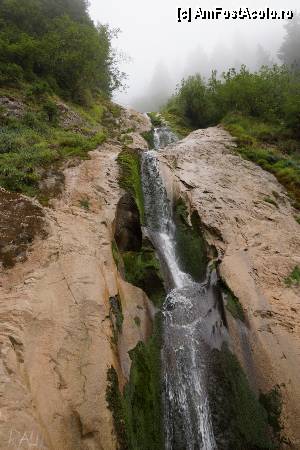 [P49] Detaliu Cascada Cailor.  » foto by Utube
 - 
<span class="allrVoted glyphicon glyphicon-heart hidden" id="av388081"></span>
<a class="m-l-10 hidden" id="sv388081" onclick="voting_Foto_DelVot(,388081,21579)" role="button">șterge vot <span class="glyphicon glyphicon-remove"></span></a>
<a id="v9388081" class=" c-red"  onclick="voting_Foto_SetVot(388081)" role="button"><span class="glyphicon glyphicon-heart-empty"></span> <b>LIKE</b> = Votează poza</a> <img class="hidden"  id="f388081W9" src="/imagini/loader.gif" border="0" /><span class="AjErrMes hidden" id="e388081ErM"></span>