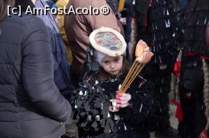 [P14] O lolă mică cu un clește pentru gogoși » foto by Mika
 - 
<span class="allrVoted glyphicon glyphicon-heart hidden" id="av1053579"></span>
<a class="m-l-10 hidden" id="sv1053579" onclick="voting_Foto_DelVot(,1053579,21648)" role="button">șterge vot <span class="glyphicon glyphicon-remove"></span></a>
<a id="v91053579" class=" c-red"  onclick="voting_Foto_SetVot(1053579)" role="button"><span class="glyphicon glyphicon-heart-empty"></span> <b>LIKE</b> = Votează poza</a> <img class="hidden"  id="f1053579W9" src="/imagini/loader.gif" border="0" /><span class="AjErrMes hidden" id="e1053579ErM"></span>