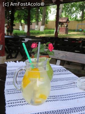 [P07] Limonadă într-o zi călduroasă de iunie în Agnita.  » foto by tata123 🔱
 - 
<span class="allrVoted glyphicon glyphicon-heart hidden" id="av1152979"></span>
<a class="m-l-10 hidden" id="sv1152979" onclick="voting_Foto_DelVot(,1152979,21648)" role="button">șterge vot <span class="glyphicon glyphicon-remove"></span></a>
<a id="v91152979" class=" c-red"  onclick="voting_Foto_SetVot(1152979)" role="button"><span class="glyphicon glyphicon-heart-empty"></span> <b>LIKE</b> = Votează poza</a> <img class="hidden"  id="f1152979W9" src="/imagini/loader.gif" border="0" /><span class="AjErrMes hidden" id="e1152979ErM"></span>