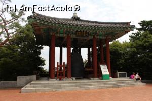 [P34] Suwon, Fortăreața Hwaseong, Clopotul Pietății Filiale ne așteaptă să-l batem pentru a ne aduce noroc și sănătate » foto by mprofeanu
 - 
<span class="allrVoted glyphicon glyphicon-heart hidden" id="av840233"></span>
<a class="m-l-10 hidden" id="sv840233" onclick="voting_Foto_DelVot(,840233,21685)" role="button">șterge vot <span class="glyphicon glyphicon-remove"></span></a>
<a id="v9840233" class=" c-red"  onclick="voting_Foto_SetVot(840233)" role="button"><span class="glyphicon glyphicon-heart-empty"></span> <b>LIKE</b> = Votează poza</a> <img class="hidden"  id="f840233W9" src="/imagini/loader.gif" border="0" /><span class="AjErrMes hidden" id="e840233ErM"></span>