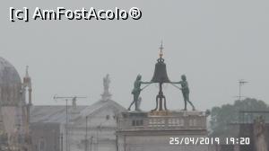 [P26] Veneția văzută de pe terasa de la T Fondaco dei Tedeschi by DFS » foto by ungureanica
 - 
<span class="allrVoted glyphicon glyphicon-heart hidden" id="av1077925"></span>
<a class="m-l-10 hidden" id="sv1077925" onclick="voting_Foto_DelVot(,1077925,21809)" role="button">șterge vot <span class="glyphicon glyphicon-remove"></span></a>
<a id="v91077925" class=" c-red"  onclick="voting_Foto_SetVot(1077925)" role="button"><span class="glyphicon glyphicon-heart-empty"></span> <b>LIKE</b> = Votează poza</a> <img class="hidden"  id="f1077925W9" src="/imagini/loader.gif" border="0" /><span class="AjErrMes hidden" id="e1077925ErM"></span>