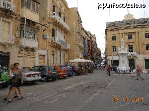 [P16] Birgu - În centrul vechiului oraş, aceleaşi clădiri gălbui, cu balconaşe înguste.  » foto by iulianic
 - 
<span class="allrVoted glyphicon glyphicon-heart hidden" id="av574783"></span>
<a class="m-l-10 hidden" id="sv574783" onclick="voting_Foto_DelVot(,574783,21814)" role="button">șterge vot <span class="glyphicon glyphicon-remove"></span></a>
<a id="v9574783" class=" c-red"  onclick="voting_Foto_SetVot(574783)" role="button"><span class="glyphicon glyphicon-heart-empty"></span> <b>LIKE</b> = Votează poza</a> <img class="hidden"  id="f574783W9" src="/imagini/loader.gif" border="0" /><span class="AjErrMes hidden" id="e574783ErM"></span>