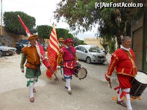 [P02] Birgu - Pe străzile oraşului, întâlnire cu cavalerii maltezi.  » foto by iulianic
 - 
<span class="allrVoted glyphicon glyphicon-heart hidden" id="av574769"></span>
<a class="m-l-10 hidden" id="sv574769" onclick="voting_Foto_DelVot(,574769,21814)" role="button">șterge vot <span class="glyphicon glyphicon-remove"></span></a>
<a id="v9574769" class=" c-red"  onclick="voting_Foto_SetVot(574769)" role="button"><span class="glyphicon glyphicon-heart-empty"></span> <b>LIKE</b> = Votează poza</a> <img class="hidden"  id="f574769W9" src="/imagini/loader.gif" border="0" /><span class="AjErrMes hidden" id="e574769ErM"></span>