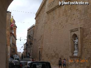 [P33] Birgu - Spre Gate of Provence, cavaleri de sec. XVI laolaltă cu cei de sec. XXI.  » foto by iulianic
 - 
<span class="allrVoted glyphicon glyphicon-heart hidden" id="av574800"></span>
<a class="m-l-10 hidden" id="sv574800" onclick="voting_Foto_DelVot(,574800,21814)" role="button">șterge vot <span class="glyphicon glyphicon-remove"></span></a>
<a id="v9574800" class=" c-red"  onclick="voting_Foto_SetVot(574800)" role="button"><span class="glyphicon glyphicon-heart-empty"></span> <b>LIKE</b> = Votează poza</a> <img class="hidden"  id="f574800W9" src="/imagini/loader.gif" border="0" /><span class="AjErrMes hidden" id="e574800ErM"></span>