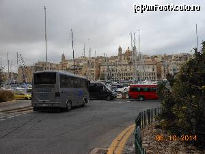 [P08] Birgu - Lângă Freedom Monument, vedere spre port.  » foto by iulianic
 - 
<span class="allrVoted glyphicon glyphicon-heart hidden" id="av574775"></span>
<a class="m-l-10 hidden" id="sv574775" onclick="voting_Foto_DelVot(,574775,21814)" role="button">șterge vot <span class="glyphicon glyphicon-remove"></span></a>
<a id="v9574775" class=" c-red"  onclick="voting_Foto_SetVot(574775)" role="button"><span class="glyphicon glyphicon-heart-empty"></span> <b>LIKE</b> = Votează poza</a> <img class="hidden"  id="f574775W9" src="/imagini/loader.gif" border="0" /><span class="AjErrMes hidden" id="e574775ErM"></span>