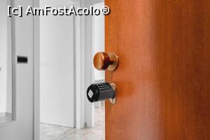 [P06] dispozitiv montat la usa de intare, se deschidea automat cu aplicatia Vikey » foto by Chloe <span class="label label-default labelC_thin small">NEVOTABILĂ</span>