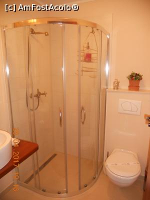 [P17] cabina de duş e mare şi etanşă pe podea » foto by zlatna
 - 
<span class="allrVoted glyphicon glyphicon-heart hidden" id="av852659"></span>
<a class="m-l-10 hidden" id="sv852659" onclick="voting_Foto_DelVot(,852659,21877)" role="button">șterge vot <span class="glyphicon glyphicon-remove"></span></a>
<a id="v9852659" class=" c-red"  onclick="voting_Foto_SetVot(852659)" role="button"><span class="glyphicon glyphicon-heart-empty"></span> <b>LIKE</b> = Votează poza</a> <img class="hidden"  id="f852659W9" src="/imagini/loader.gif" border="0" /><span class="AjErrMes hidden" id="e852659ErM"></span>