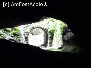 [P17] Viaductul italian de la ieșirea din peșteră. » foto by tata123 🔱
 - 
<span class="allrVoted glyphicon glyphicon-heart hidden" id="av1268155"></span>
<a class="m-l-10 hidden" id="sv1268155" onclick="voting_Foto_DelVot(,1268155,21910)" role="button">șterge vot <span class="glyphicon glyphicon-remove"></span></a>
<a id="v91268155" class=" c-red"  onclick="voting_Foto_SetVot(1268155)" role="button"><span class="glyphicon glyphicon-heart-empty"></span> <b>LIKE</b> = Votează poza</a> <img class="hidden"  id="f1268155W9" src="/imagini/loader.gif" border="0" /><span class="AjErrMes hidden" id="e1268155ErM"></span>