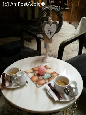 [P40] Cafea la Tea&Cofee Lounge » foto by crismis
 - 
<span class="allrVoted glyphicon glyphicon-heart hidden" id="av855786"></span>
<a class="m-l-10 hidden" id="sv855786" onclick="voting_Foto_DelVot(,855786,21917)" role="button">șterge vot <span class="glyphicon glyphicon-remove"></span></a>
<a id="v9855786" class=" c-red"  onclick="voting_Foto_SetVot(855786)" role="button"><span class="glyphicon glyphicon-heart-empty"></span> <b>LIKE</b> = Votează poza</a> <img class="hidden"  id="f855786W9" src="/imagini/loader.gif" border="0" /><span class="AjErrMes hidden" id="e855786ErM"></span>