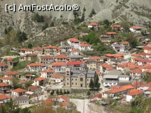 [P02] Hotel Egnatia Metsovo-Un sat din Muntii Pindului, in drum spre Metsovo.  » foto by Floria
 - 
<span class="allrVoted glyphicon glyphicon-heart hidden" id="av857024"></span>
<a class="m-l-10 hidden" id="sv857024" onclick="voting_Foto_DelVot(,857024,21934)" role="button">șterge vot <span class="glyphicon glyphicon-remove"></span></a>
<a id="v9857024" class=" c-red"  onclick="voting_Foto_SetVot(857024)" role="button"><span class="glyphicon glyphicon-heart-empty"></span> <b>LIKE</b> = Votează poza</a> <img class="hidden"  id="f857024W9" src="/imagini/loader.gif" border="0" /><span class="AjErrMes hidden" id="e857024ErM"></span>