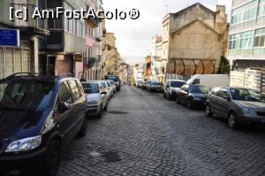 [P01] Straduta cu sens unic Rua Vale de San Antonio, cu masini parcate pe ambele parti si unde mai exista cate un loc ratacit pentru cei care vin cu masina.  » foto by alunelu69
 - 
<span class="allrVoted glyphicon glyphicon-heart hidden" id="av857115"></span>
<a class="m-l-10 hidden" id="sv857115" onclick="voting_Foto_DelVot(,857115,21935)" role="button">șterge vot <span class="glyphicon glyphicon-remove"></span></a>
<a id="v9857115" class=" c-red"  onclick="voting_Foto_SetVot(857115)" role="button"><span class="glyphicon glyphicon-heart-empty"></span> <b>LIKE</b> = Votează poza</a> <img class="hidden"  id="f857115W9" src="/imagini/loader.gif" border="0" /><span class="AjErrMes hidden" id="e857115ErM"></span>