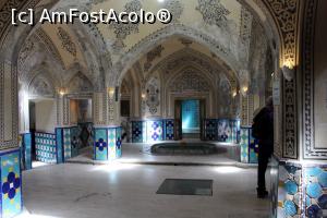 [P08] Kashan, Baia Sultan Amir Ahmad, Baia caldă cu patru coloane » foto by mprofeanu
 - 
<span class="allrVoted glyphicon glyphicon-heart hidden" id="av863041"></span>
<a class="m-l-10 hidden" id="sv863041" onclick="voting_Foto_DelVot(,863041,21942)" role="button">șterge vot <span class="glyphicon glyphicon-remove"></span></a>
<a id="v9863041" class=" c-red"  onclick="voting_Foto_SetVot(863041)" role="button"><span class="glyphicon glyphicon-heart-empty"></span> <b>LIKE</b> = Votează poza</a> <img class="hidden"  id="f863041W9" src="/imagini/loader.gif" border="0" /><span class="AjErrMes hidden" id="e863041ErM"></span>