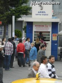 [P62] Ghiseul de bilete din statia de autobuze din Taksim. Mai tot timpul e coada aici. Cred ca se poate cumpara sau reincarca Istanbul Kardul aici. Taksim. » foto by TraianS
 - 
<span class="allrVoted glyphicon glyphicon-heart hidden" id="av321288"></span>
<a class="m-l-10 hidden" id="sv321288" onclick="voting_Foto_DelVot(,321288,21951)" role="button">șterge vot <span class="glyphicon glyphicon-remove"></span></a>
<a id="v9321288" class=" c-red"  onclick="voting_Foto_SetVot(321288)" role="button"><span class="glyphicon glyphicon-heart-empty"></span> <b>LIKE</b> = Votează poza</a> <img class="hidden"  id="f321288W9" src="/imagini/loader.gif" border="0" /><span class="AjErrMes hidden" id="e321288ErM"></span>